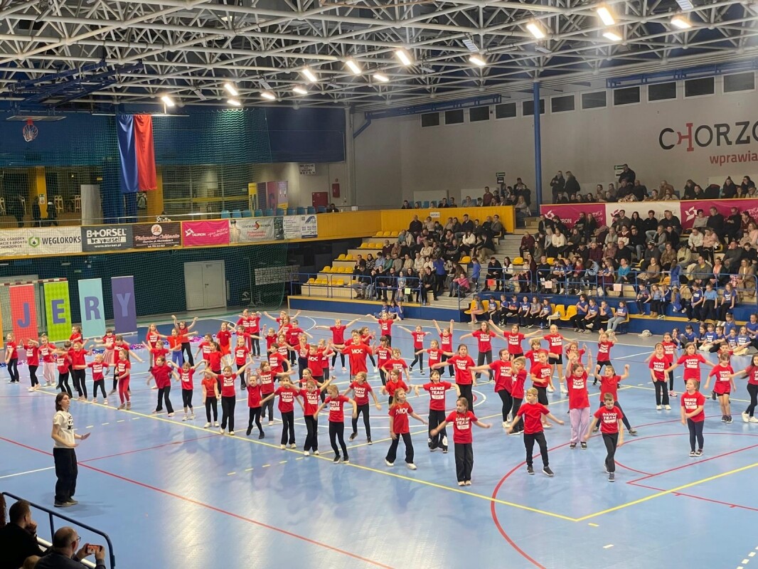 MORiS Chorzów tętnił życiem. Turnieje, sauna i taneczne show!