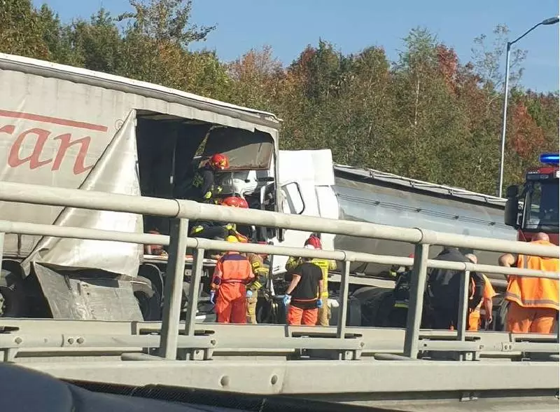 Na autostradzie A4, doszło do groźnego wypadku. Zderzyły się 2 TIR-y