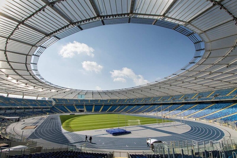 Na Stadionie Śląskim trwają masowe szczepienia przeciw COVID-19