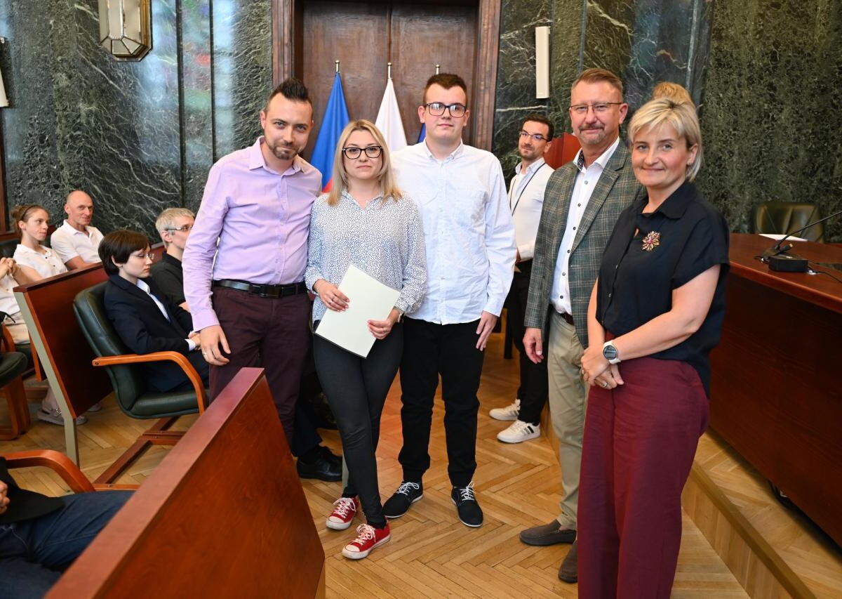 Chorzów nagrodził prymusów! Uroczyste wyróżnienia dla najlepszych uczniów [ZDJĘCIA] / fot. UM Chorzów FB