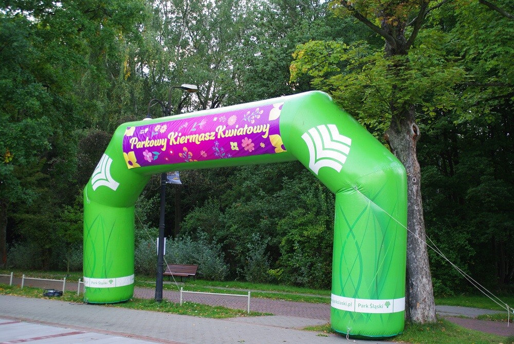 Ruszyła trzydniowa edycja Parkowego Kiermaszu Kwiatowego. Co zaplanowano dla mieszkańców na kolejne dni?