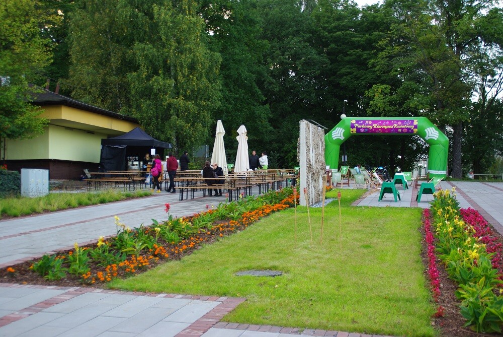 Ruszyła trzydniowa edycja Parkowego Kiermaszu Kwiatowego. Co zaplanowano dla mieszkańców na kolejne dni?