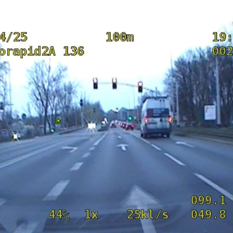 Pośpiech jest złym doradcą! Kierowca zdobył 30 punktów w 20 sekund