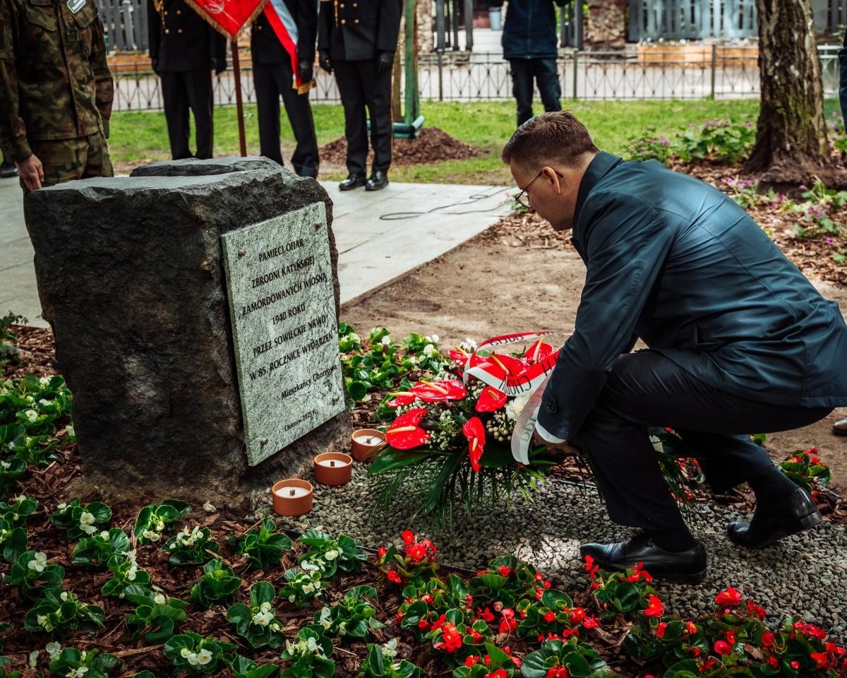 Chorzów uczcił 85. rocznicę Zbrodni Katyńskiej. Nowa tablica i sesja naukowa [ZDJĘCIA] / fot. UM Chorzów FB
