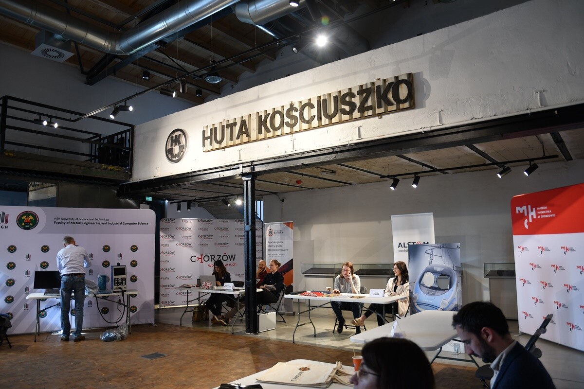 W Muzeum Hutnictwa trwają dwudniowe targi pracy i edukacji pn. "Rozpalamy nowy ogień". / fot. Jacek Knapik