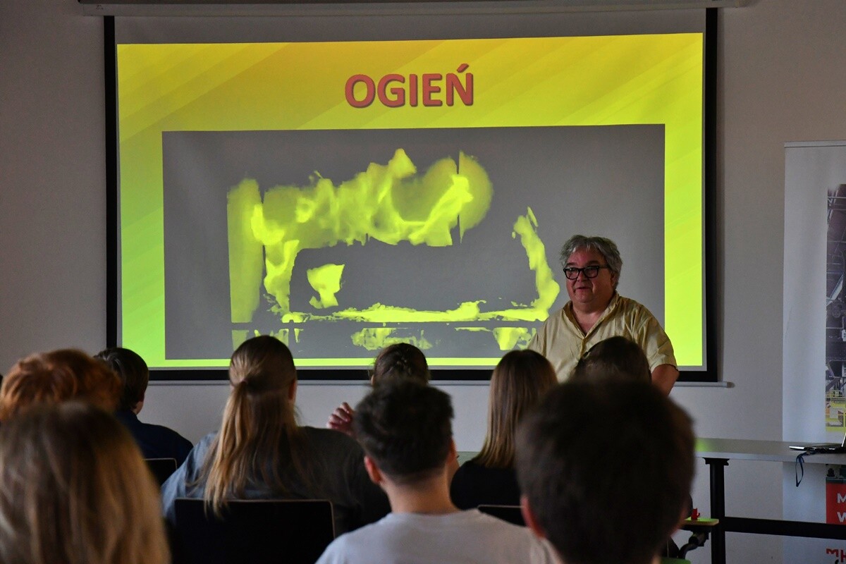 W Muzeum Hutnictwa trwają dwudniowe targi pracy i edukacji pn. "Rozpalamy nowy ogień". / fot. Jacek Knapik