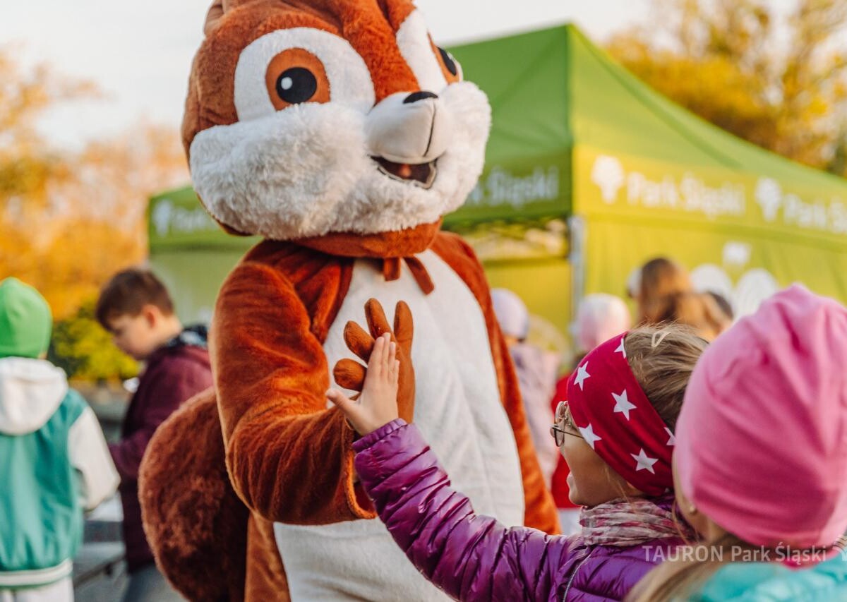 Chorzów rozkwitnie! Dzieci zasadziły żonkile i narcyzy w Parku Śląskim fot. Piotr Cyganik / TAURON Park Śląski