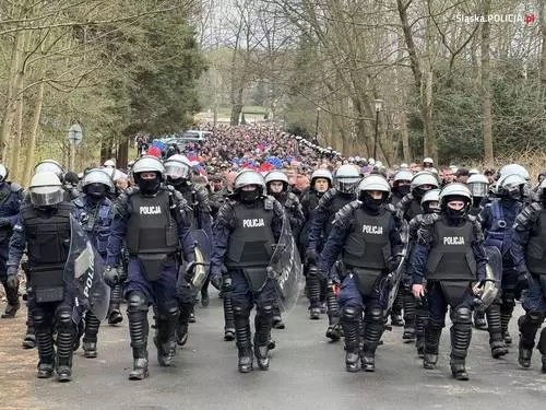 Śląscy policjanci zabezpieczali derby na chorzowskim stadionie