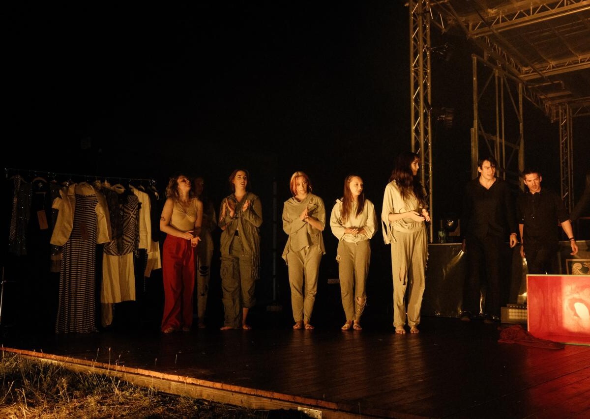 Spektakl "WIR" poruszył Chorzów – taniec, teatr i muzyka na żywo pod gwiazdami [ZDJĘCIA] / fot. ChCK