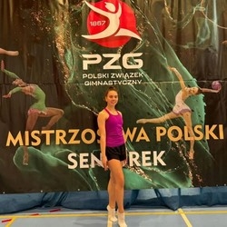 Sukcesy UKS Silesia! Zawodniczki b&#322;yszcz&#261; na ogólnopolskich zawodach gimnastyki