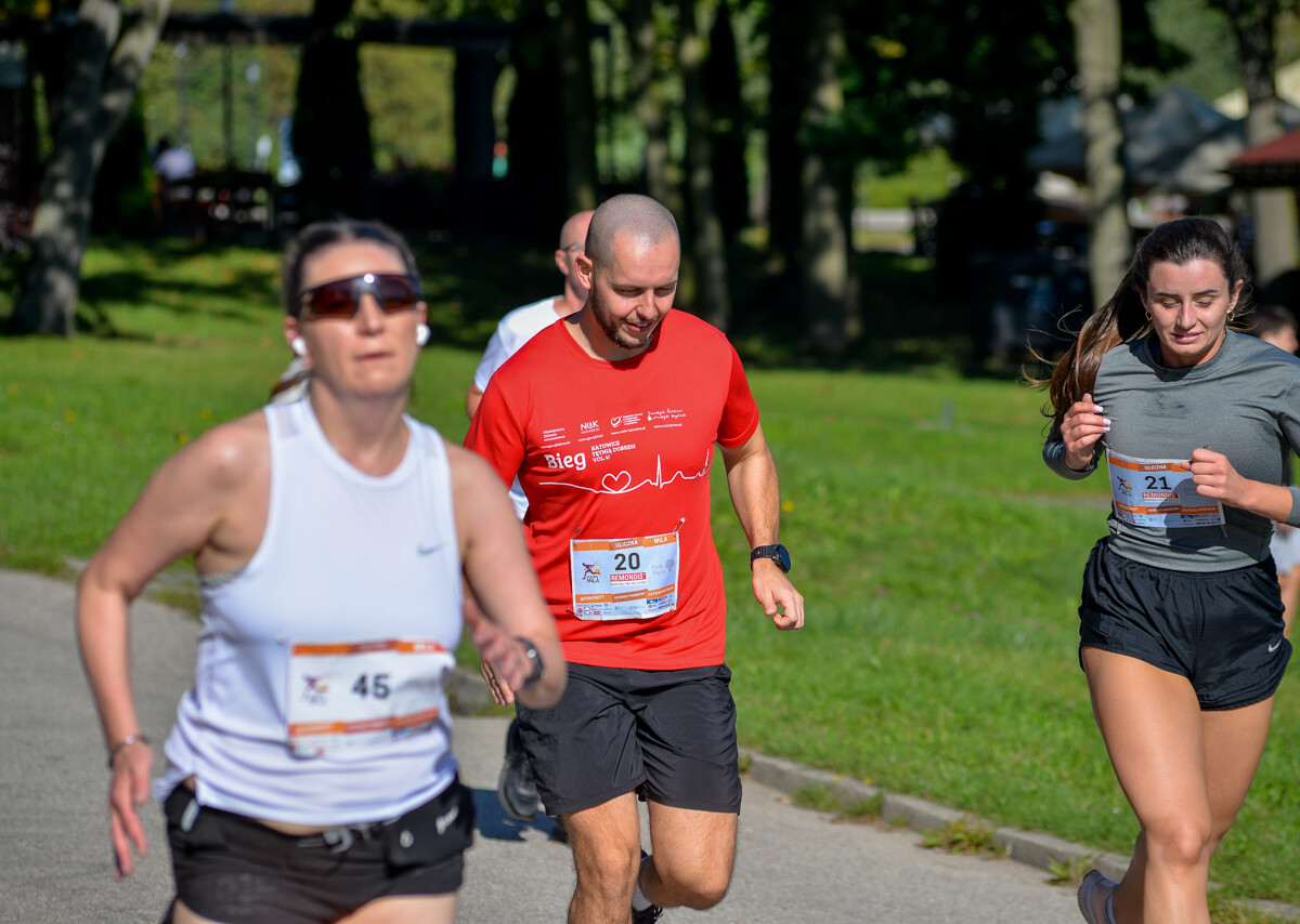 Za nami kolejna odsłona Ulicznej Mili w Parku Śląskim. Tłum uczestników pojawił się na starcie zawodów, zmierzyli się z dystansem jednej mili prowadzącym parkowymi alejkami.