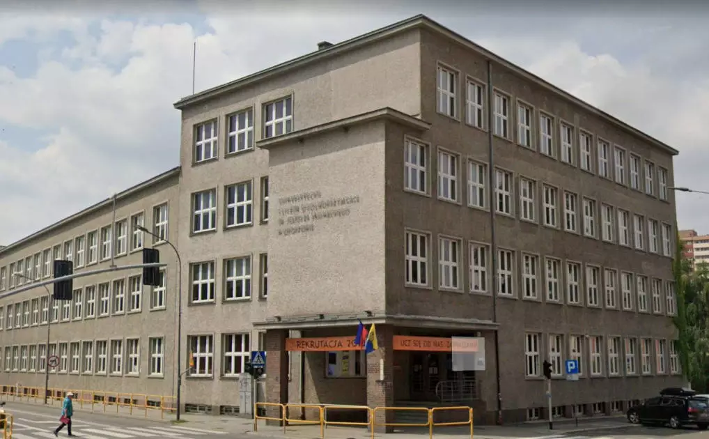 Uniwersyteckiego LO im. Juliusza Słowackiego najlepszym liceum w Chorzowie/fot. Google Street View