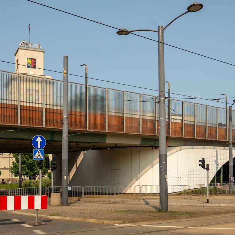 Władze miasta mają zdecydować o losach estakady - przekazał wojewoda Marek Wójcik