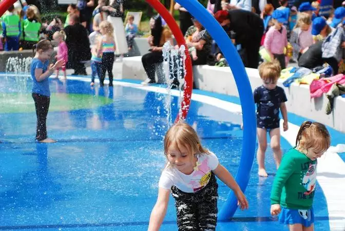 Wodny Plac Zabaw w Chorzowie oficjalnie otwarty! Inauguracja jego działalności miała miejsce 1 czerwca, czyli w Dniu Dziecka.