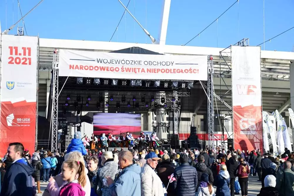 11 listopada na Stadionie Śląskim odbyły się Wojewódzkie Obchody Narodowego Święta Niepodległości. Łącznie w wydarzeniu wzięło udział ponad 20 000 osób.
fot. Stadion Śląski