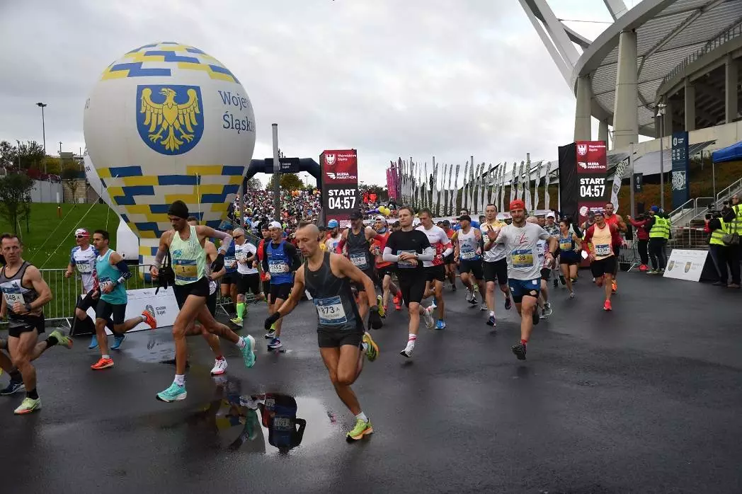 Za nami Silesia Marathon 2022! Uczestnicy przebiegli przez 4 miasta / fot. Jacek Knapik