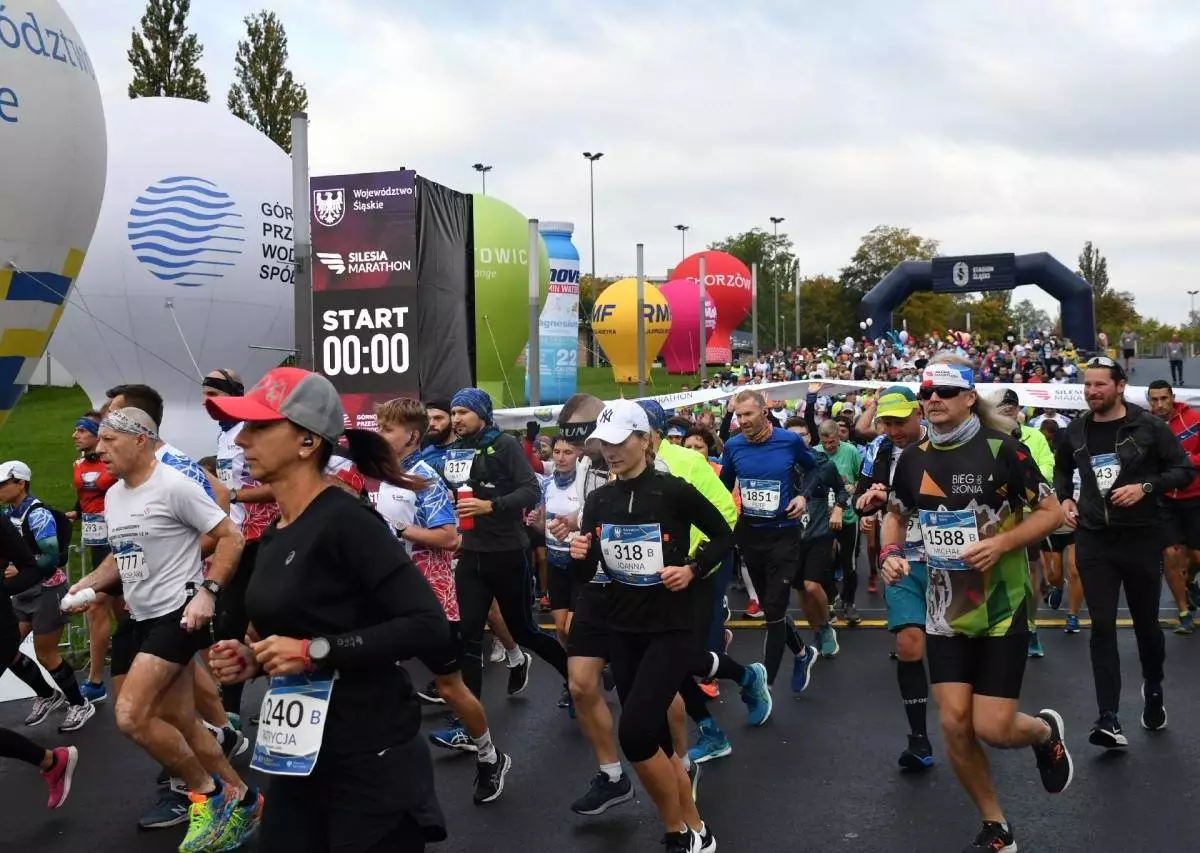 Za nami Silesia Marathon 2022! Uczestnicy przebiegli przez 4 miasta [ZDJ&#280;CIA]