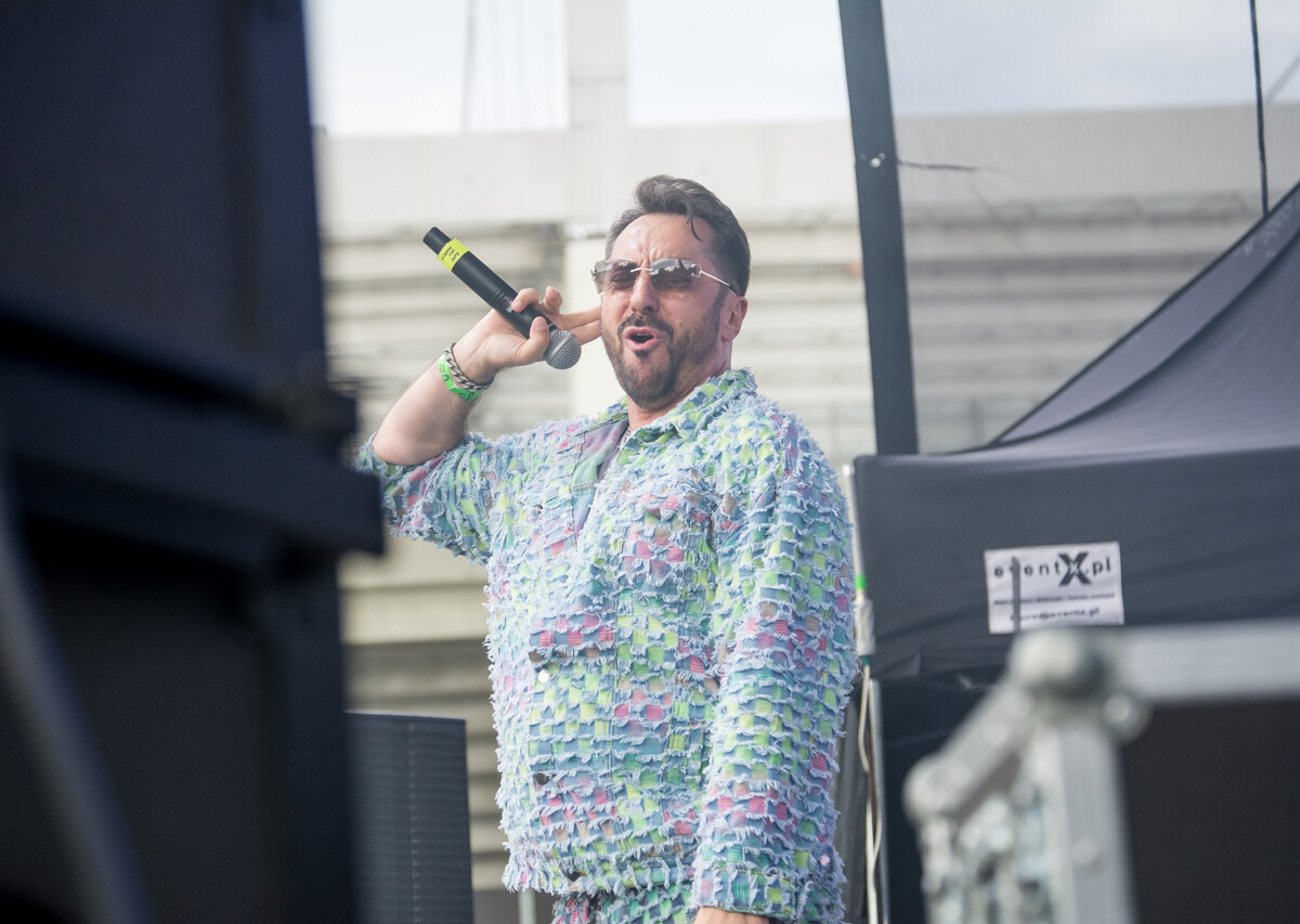 Kilka tysięcy osób pojawiło się pod sceną rozstawioną przed Stadionem Śląskim. Zagrali Zenon Martyniuk i Akcent, Boys, Skolim, Spontan oraz Menelaos. Działo się!