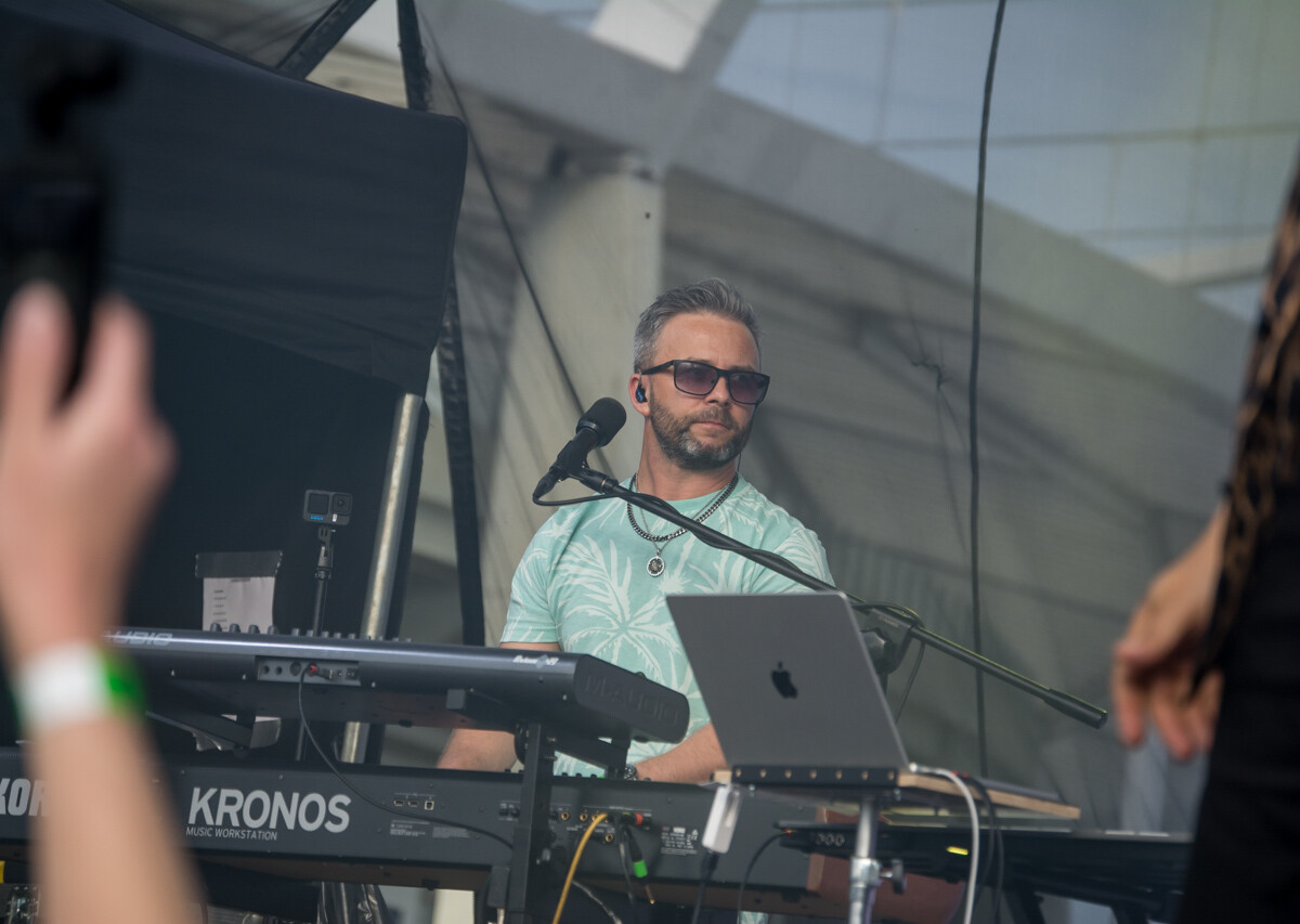 Kilka tysięcy osób pojawiło się pod sceną rozstawioną przed Stadionem Śląskim. Zagrali Zenon Martyniuk i Akcent, Boys, Skolim, Spontan oraz Menelaos. Działo się!