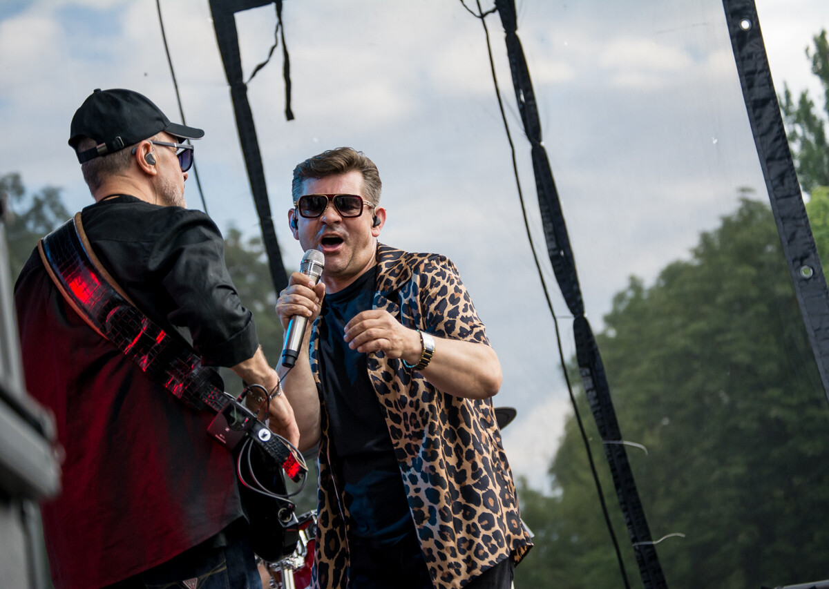 Kilka tysięcy osób pojawiło się pod sceną rozstawioną przed Stadionem Śląskim. Zagrali Zenon Martyniuk i Akcent, Boys, Skolim, Spontan oraz Menelaos. Działo się!