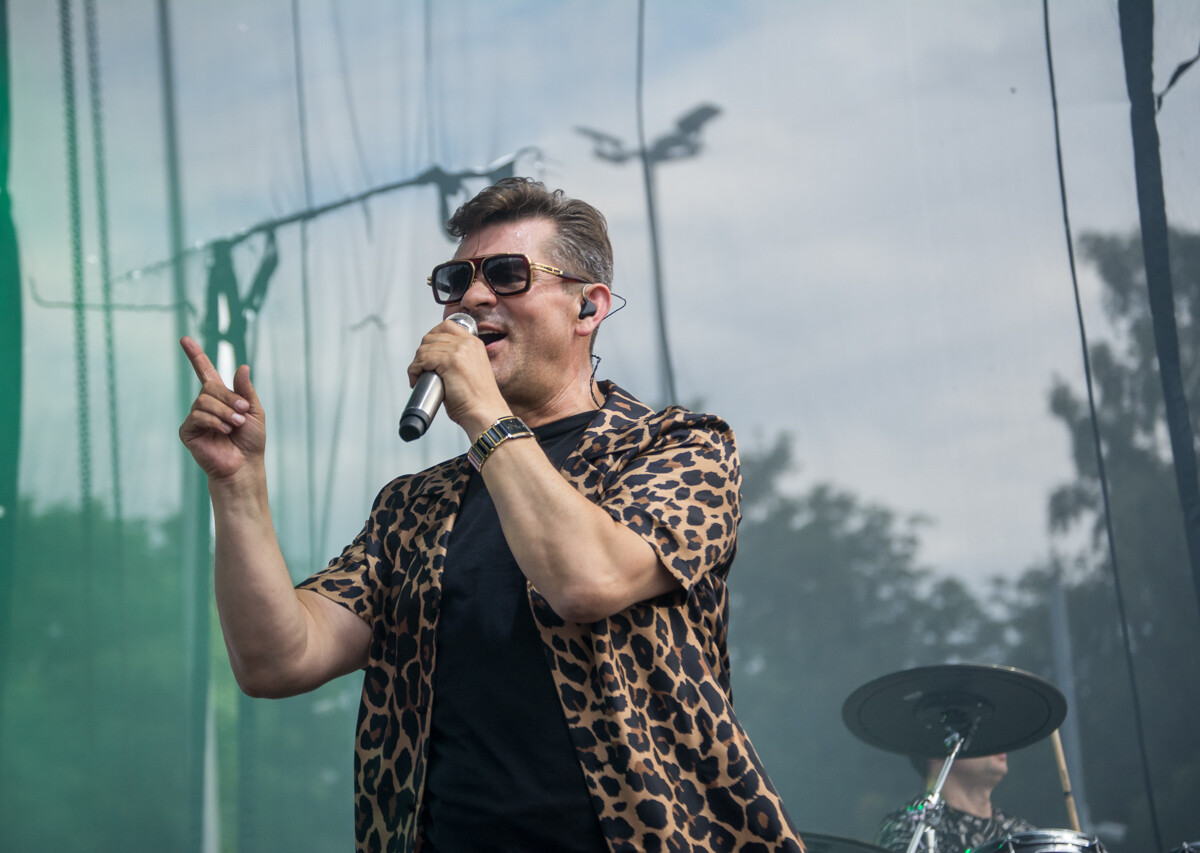 Kilka tysięcy osób pojawiło się pod sceną rozstawioną przed Stadionem Śląskim. Zagrali Zenon Martyniuk i Akcent, Boys, Skolim, Spontan oraz Menelaos. Działo się!