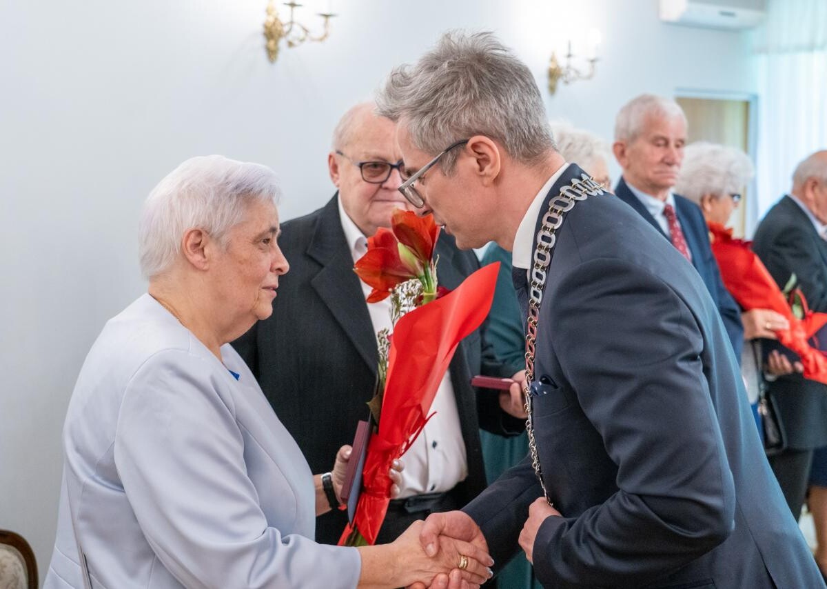 Chorzowskie małżeństwa świętowały Złote, Szmaragdowe i Diamentowe Gody [ZDJĘCIA] / fot. UM Chorzów FB